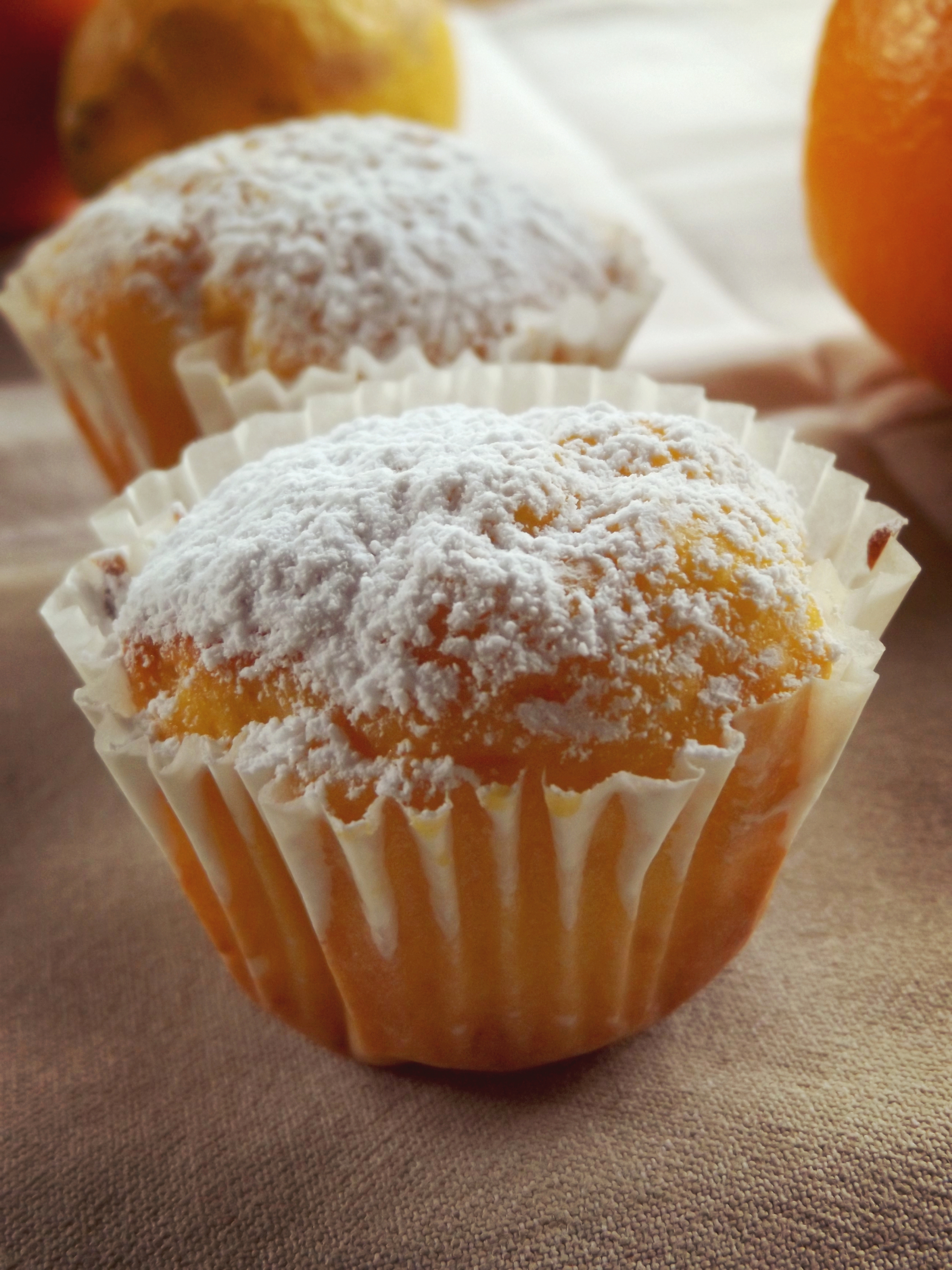 Citrus fruits muffins without butter