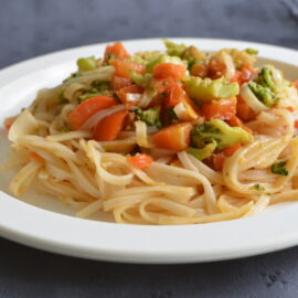 Vegan noodles with vegetables and peanut butter