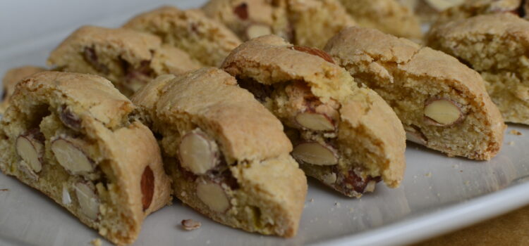 Almond biscuits (Cantucci)