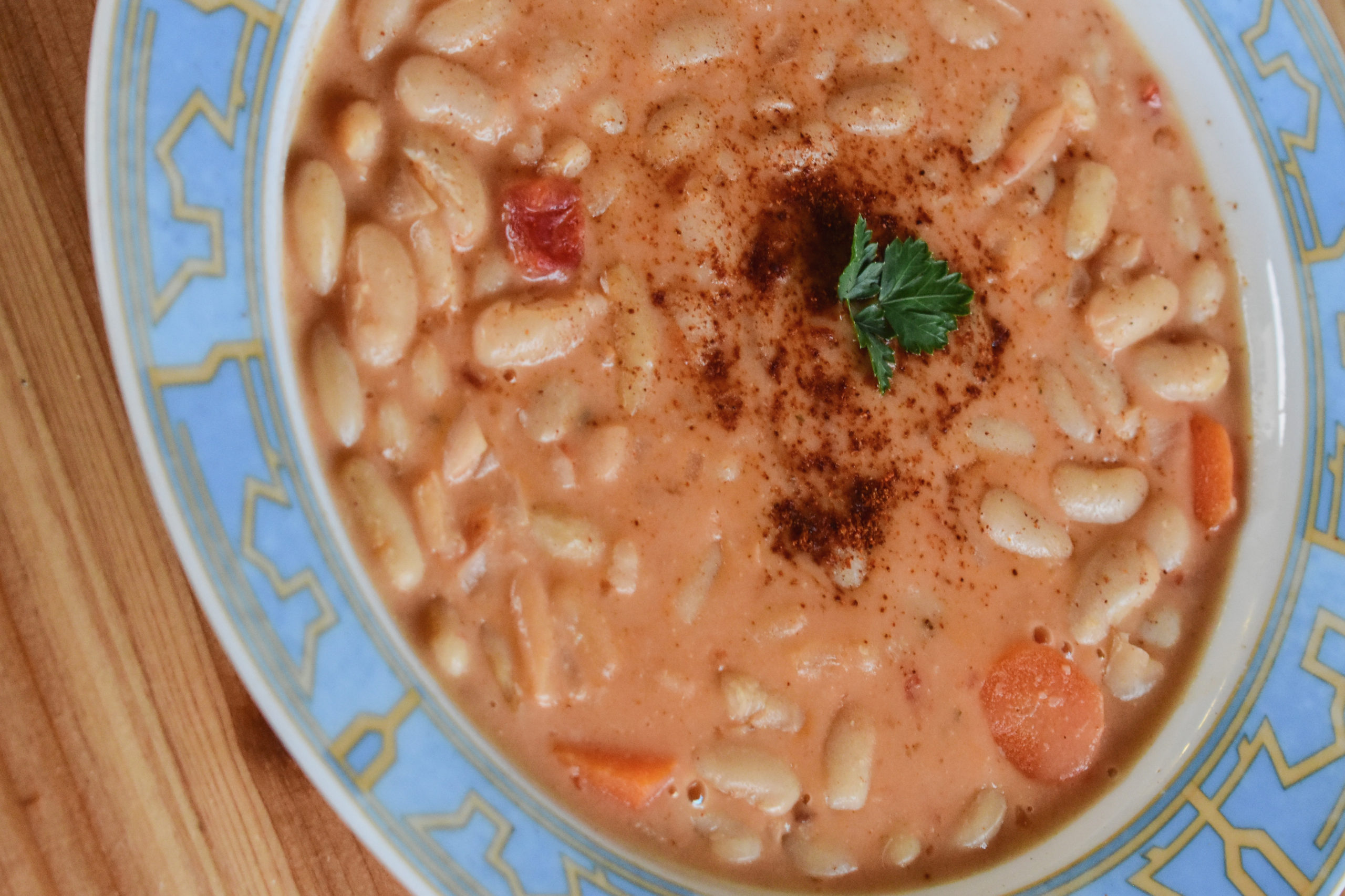 Creamy soup with beans and carrots